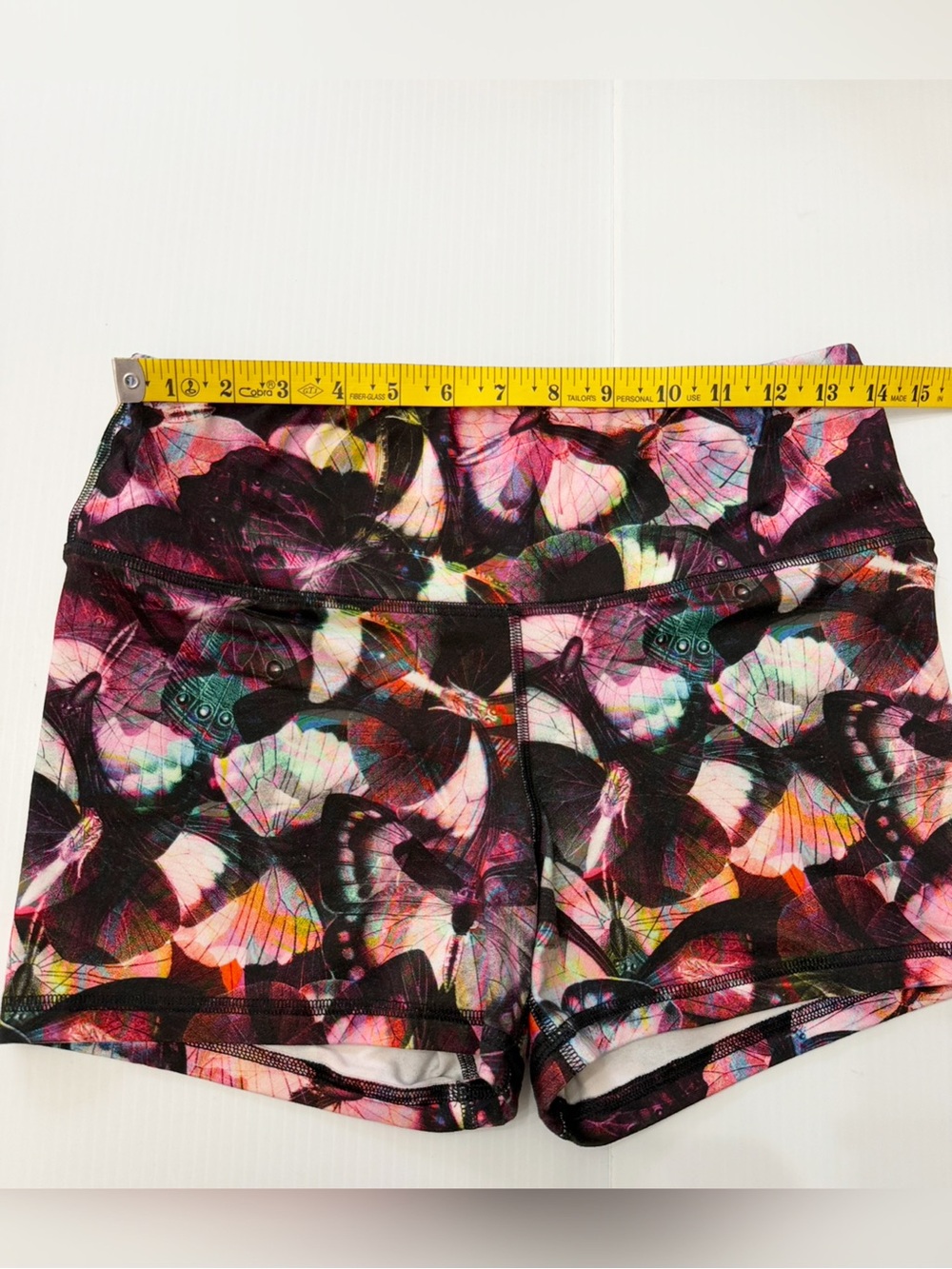 FLEO Butterfly Daydream Power High Rise Shorts - L - Picture 8 of 10